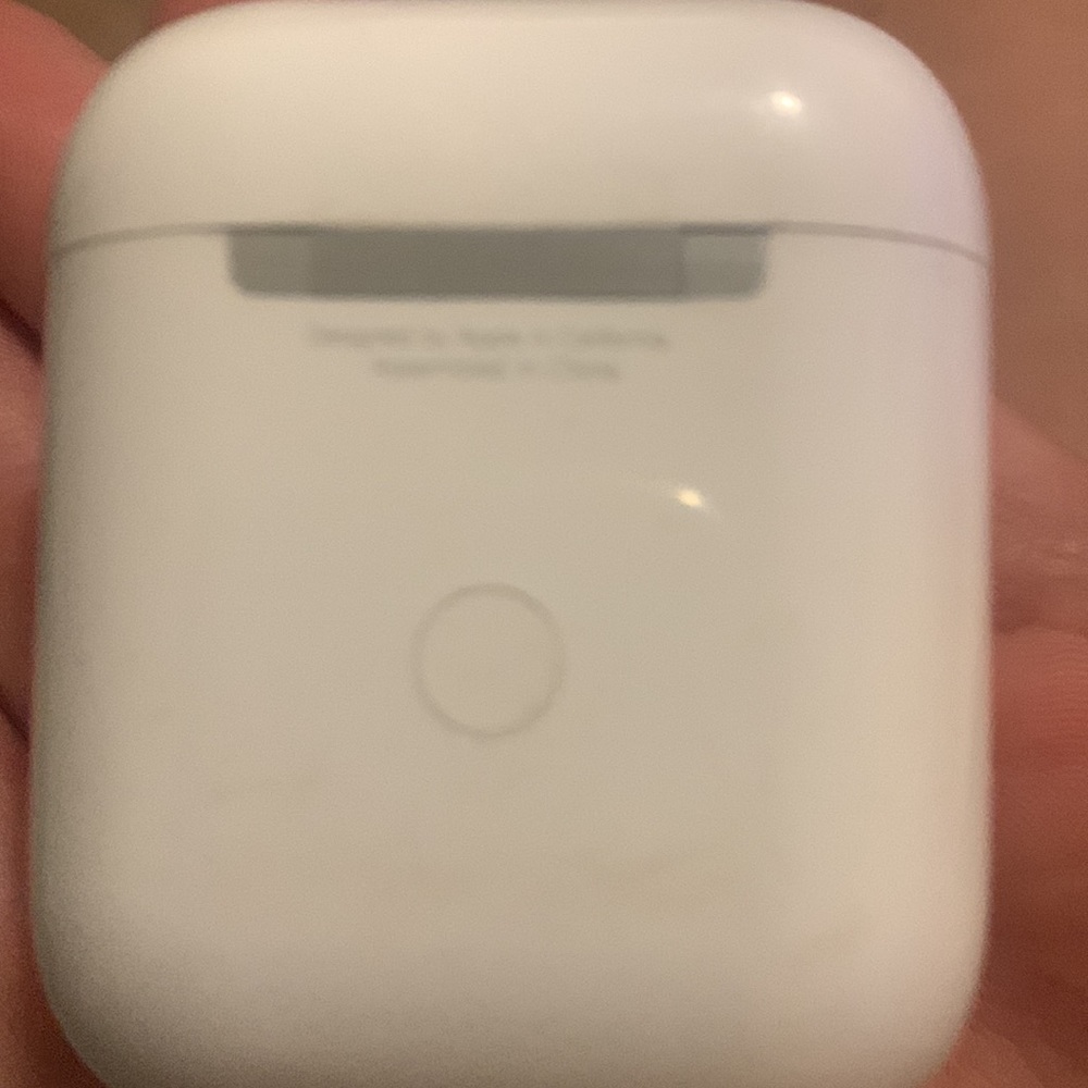 airpods - Picture 3 of 3